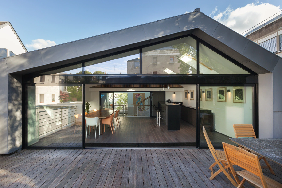 Terrasse de l'agence Ivars & Ballet